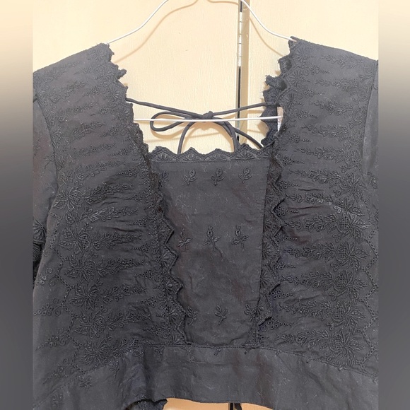 Black Backless Crop Top - Picture 3 of 5